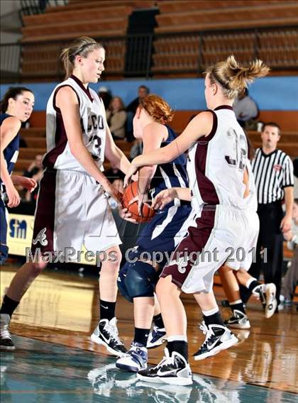 Thumbnail 3 in Alcoa vs Anderson County (Kroger Thanksgiving Classic) photogallery.