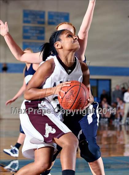 Thumbnail 3 in Alcoa vs Anderson County (Kroger Thanksgiving Classic) photogallery.