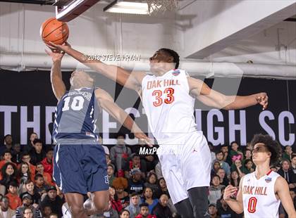 Thumbnail 3 in University vs. Oak Hill Academy (GEICO National Tournament Semifinal) photogallery.