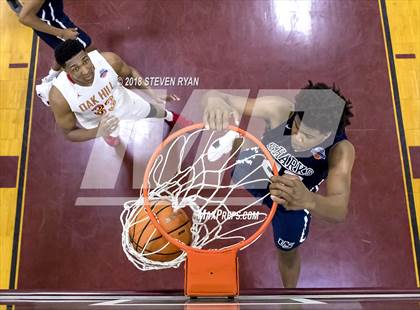 Thumbnail 1 in University vs. Oak Hill Academy (GEICO National Tournament Semifinal) photogallery.