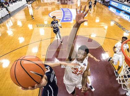 Thumbnail 2 in University vs. Oak Hill Academy (GEICO National Tournament Semifinal) photogallery.