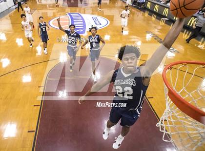 Thumbnail 2 in University vs. Oak Hill Academy (GEICO National Tournament Semifinal) photogallery.