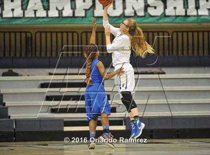Thumbnail 3 in Crawford vs Grossmont (CIF SDS D4 Final) photogallery.