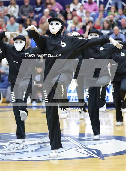Thumbnail 3 in Layton Lancelles photogallery.