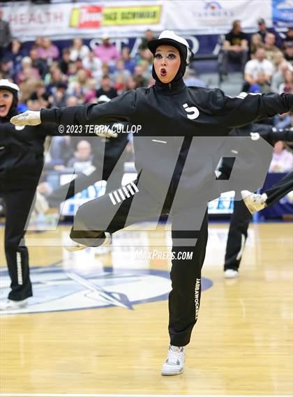 Thumbnail 1 in Layton Lancelles photogallery.