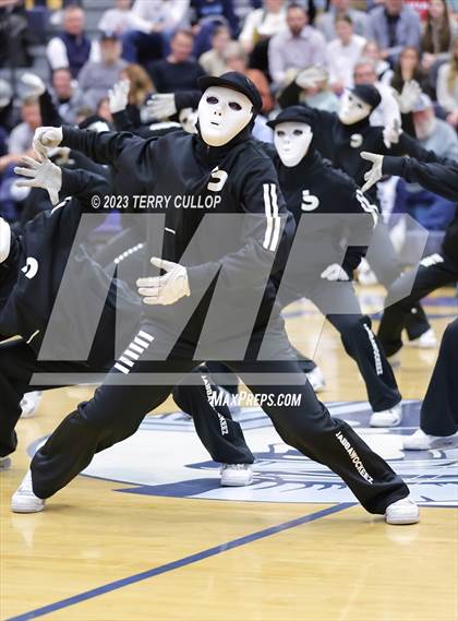 Thumbnail 3 in Layton Lancelles photogallery.