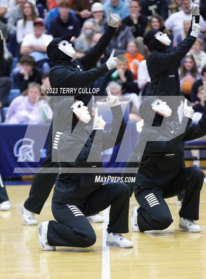 Thumbnail 2 in Layton Lancelles photogallery.