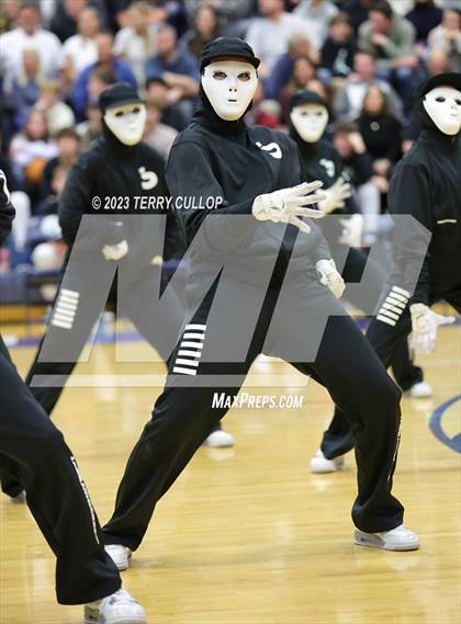 Thumbnail 2 in Layton Lancelles photogallery.