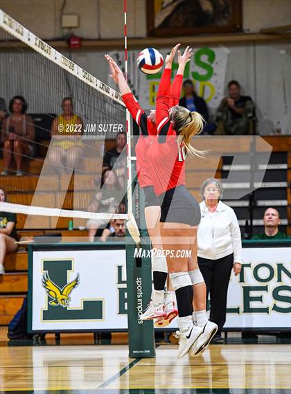 Thumbnail 2 in Lexington vs Lorena photogallery.