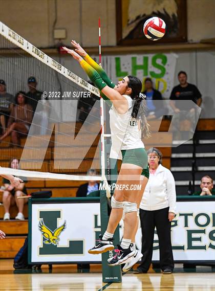 Thumbnail 2 in Lexington vs Lorena photogallery.