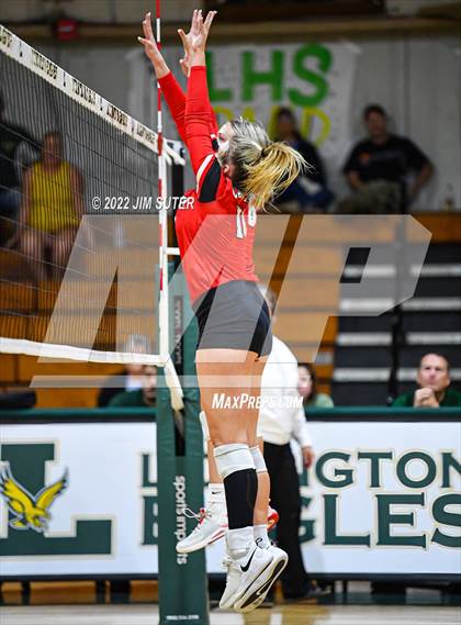 Thumbnail 3 in Lexington vs Lorena photogallery.