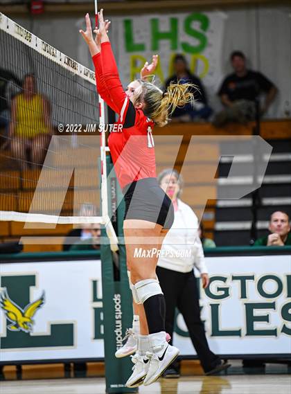 Thumbnail 1 in Lexington vs Lorena photogallery.