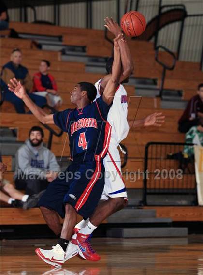 Thumbnail 1 in Duncanville vs. Atascocita (McDonald’s Texas Invitational) photogallery.