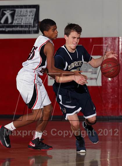 Thumbnail 1 in La Costa Canyon vs Palm Springs (MaxPreps Holiday Classic) photogallery.