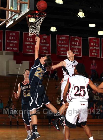 Thumbnail 3 in La Costa Canyon vs Palm Springs (MaxPreps Holiday Classic) photogallery.