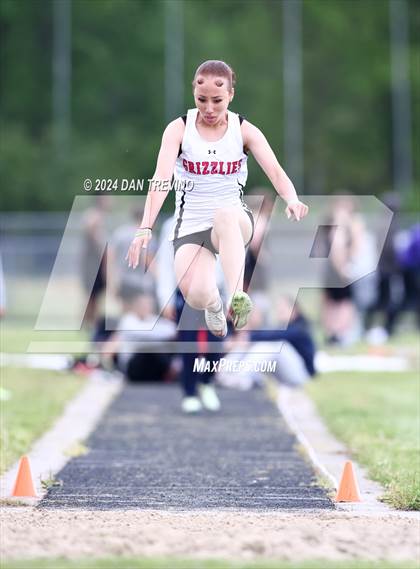 Thumbnail 3 in Southeastern District Meet #2 (High Jump/Long Jump) photogallery.