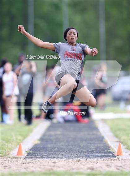 Thumbnail 2 in Southeastern District Meet #2 (High Jump/Long Jump) photogallery.
