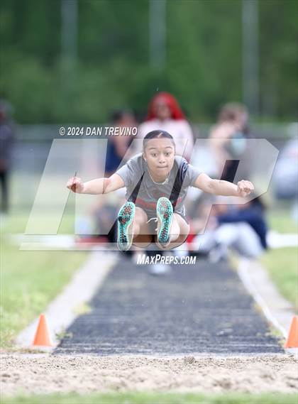 Thumbnail 2 in Southeastern District Meet #2 (High Jump/Long Jump) photogallery.