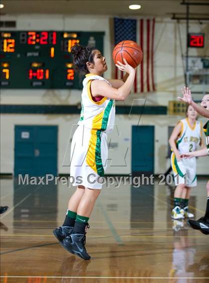 Thumbnail 2 in St. Joseph vs Royal (Santa Barbara Tournament of Champions) photogallery.