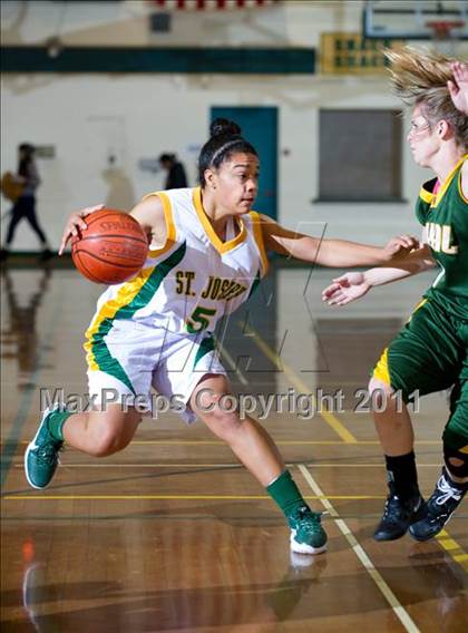 Thumbnail 3 in St. Joseph vs Royal (Santa Barbara Tournament of Champions) photogallery.
