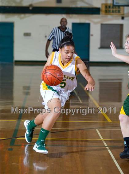 Thumbnail 2 in St. Joseph vs Royal (Santa Barbara Tournament of Champions) photogallery.