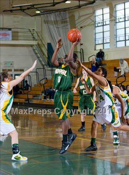 Thumbnail 1 in St. Joseph vs Royal (Santa Barbara Tournament of Champions) photogallery.