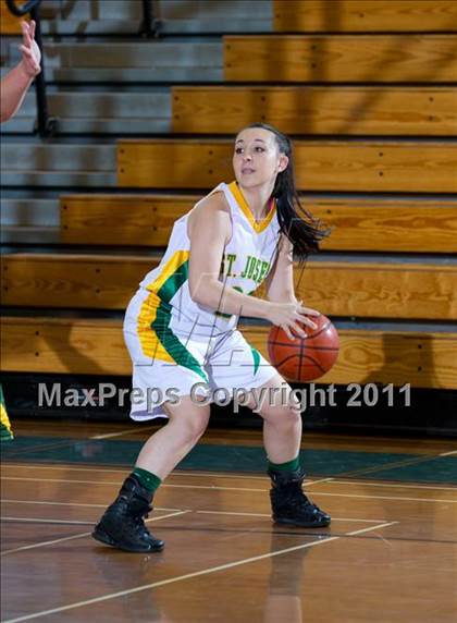 Thumbnail 3 in St. Joseph vs Royal (Santa Barbara Tournament of Champions) photogallery.