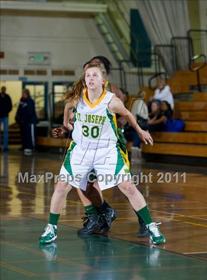Thumbnail 3 in St. Joseph vs Royal (Santa Barbara Tournament of Champions) photogallery.