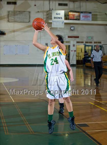 Thumbnail 2 in St. Joseph vs Royal (Santa Barbara Tournament of Champions) photogallery.