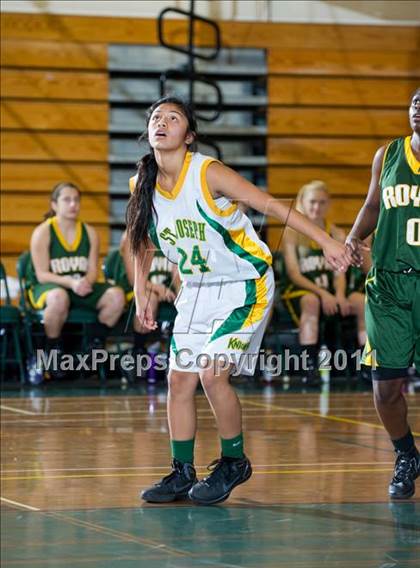 Thumbnail 1 in St. Joseph vs Royal (Santa Barbara Tournament of Champions) photogallery.