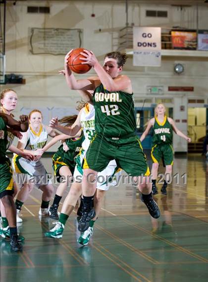 Thumbnail 3 in St. Joseph vs Royal (Santa Barbara Tournament of Champions) photogallery.