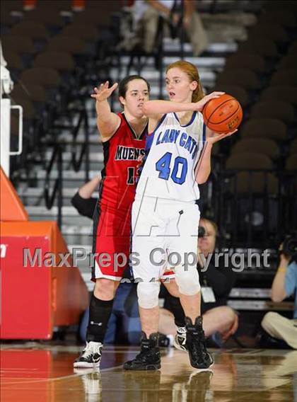 Thumbnail 3 in Smyer vs. Muenster (UIL 1A Semifinal) photogallery.