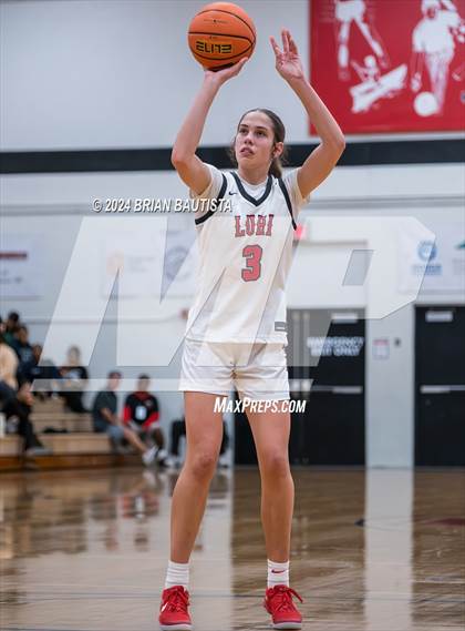 Thumbnail 3 in Long Island Lutheran vs Pinewood (Iolani Classic) photogallery.
