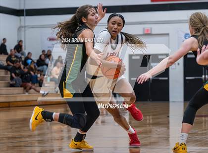 Thumbnail 2 in Long Island Lutheran vs Pinewood (Iolani Classic) photogallery.