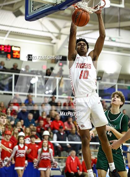Thumbnail 2 in Zionsville vs Fishers (IHSAA 4A Sectional Semi Final) photogallery.