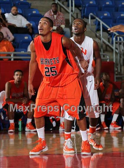 Thumbnail 1 in Washington vs. Douglass (Thanksgiving Hoopfest) photogallery.