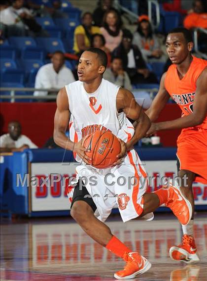 Thumbnail 1 in Washington vs. Douglass (Thanksgiving Hoopfest) photogallery.