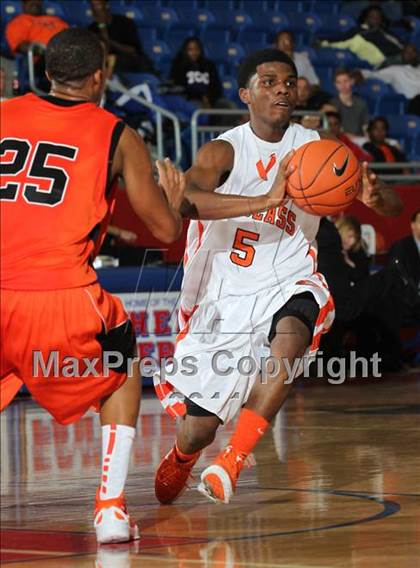 Thumbnail 1 in Washington vs. Douglass (Thanksgiving Hoopfest) photogallery.