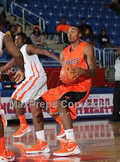 Thumbnail 1 in Washington vs. Douglass (Thanksgiving Hoopfest) photogallery.