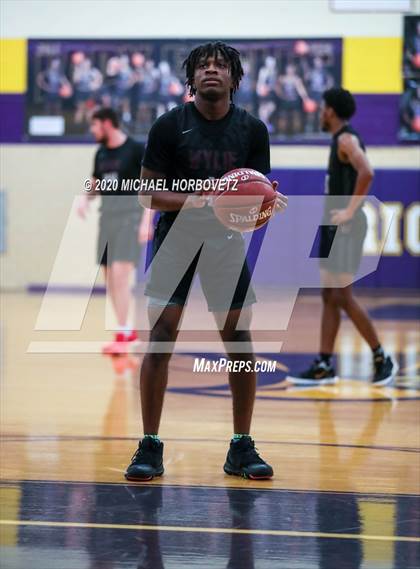 Thumbnail 1 in Wylie vs. Plano (UIL 6A Bi-District Playoff) photogallery.