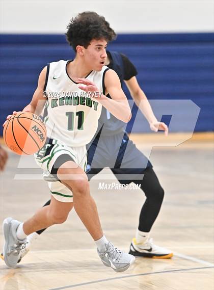 Thumbnail 1 in Vista PEAK Prep vs Kennedy photogallery.