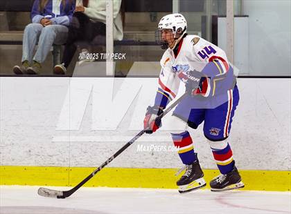 Thumbnail 3 in Los Alamitos @ Damien photogallery.