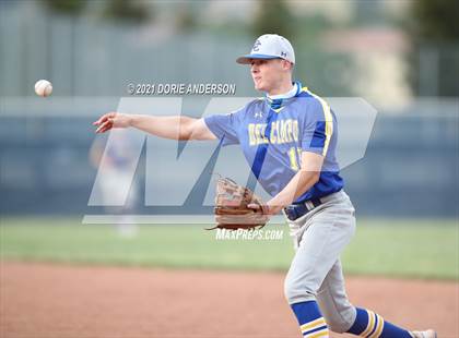 Thumbnail 2 in Del Campo @ Vista del Lago photogallery.