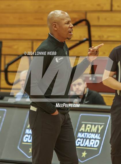 Thumbnail 3 in Gulliver Prep vs. Bishop Hendricken (Spalding Hoophall Classic) photogallery.