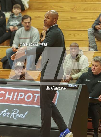 Thumbnail 3 in Gulliver Prep vs. Bishop Hendricken (Spalding Hoophall Classic) photogallery.