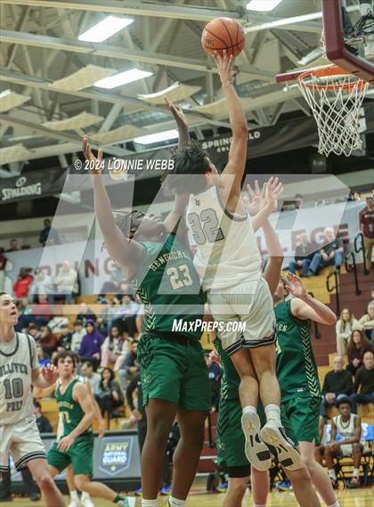 Thumbnail 3 in Gulliver Prep vs. Bishop Hendricken (Spalding Hoophall Classic) photogallery.