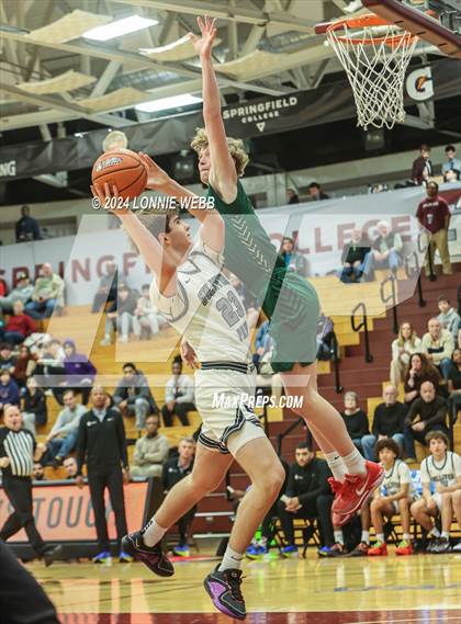 Thumbnail 3 in Gulliver Prep vs. Bishop Hendricken (Spalding Hoophall Classic) photogallery.