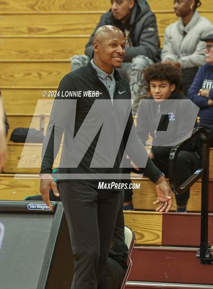 Thumbnail 1 in Gulliver Prep vs. Bishop Hendricken (Spalding Hoophall Classic) photogallery.