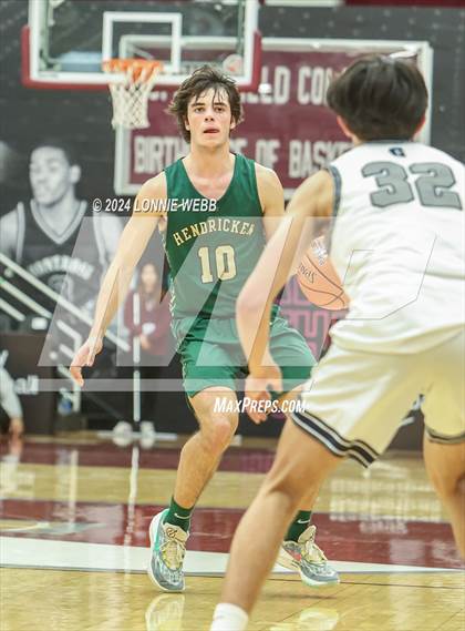 Thumbnail 2 in Gulliver Prep vs. Bishop Hendricken (Spalding Hoophall Classic) photogallery.