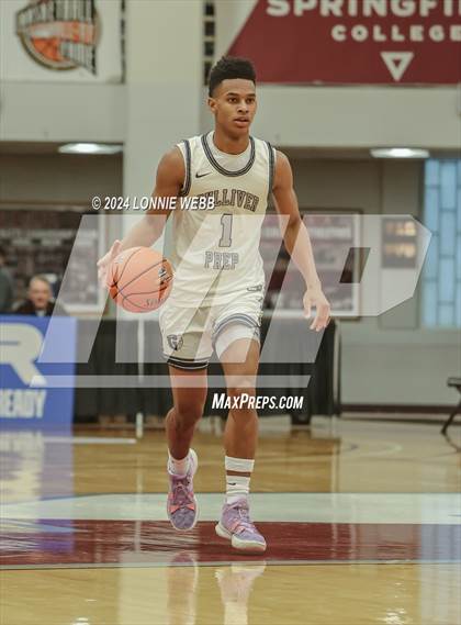Thumbnail 2 in Gulliver Prep vs. Bishop Hendricken (Spalding Hoophall Classic) photogallery.